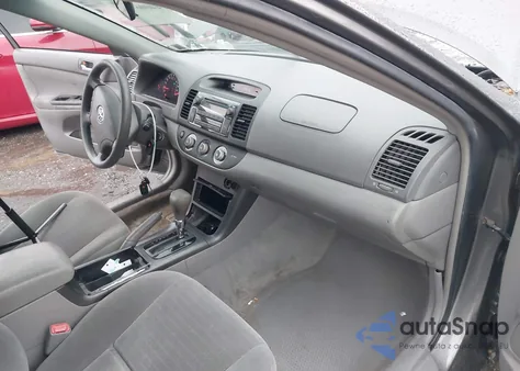 2005 Toyota Camry Le/Se/Std/Xle z USA, uszkodzony, nr VIN 4T1BE32K55U545469